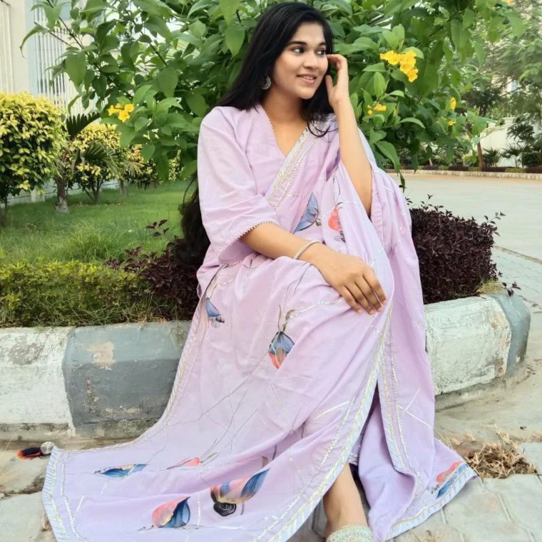 Bunaai Lilac Handpainted Dupatta Suit Set (Set of 3) - Woolfily