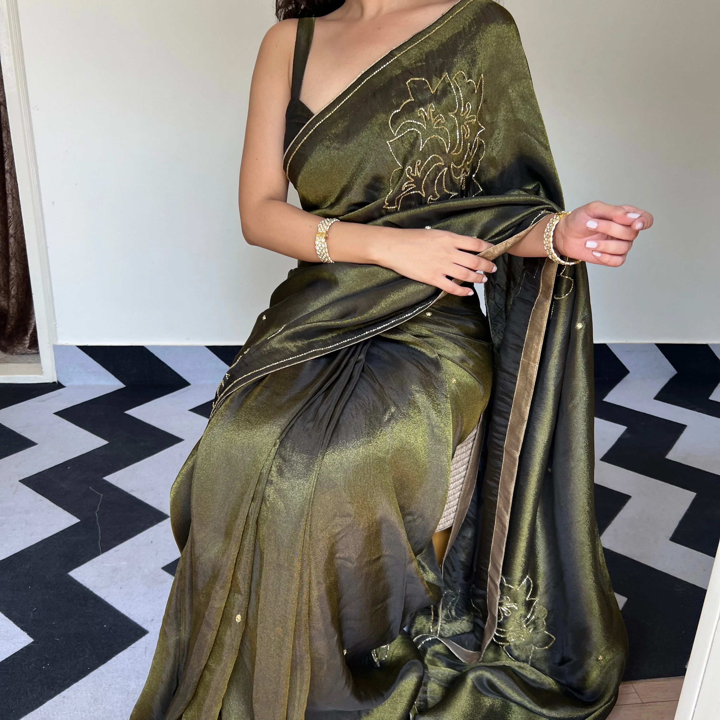 Charcoal Charm Saree - Woolfily