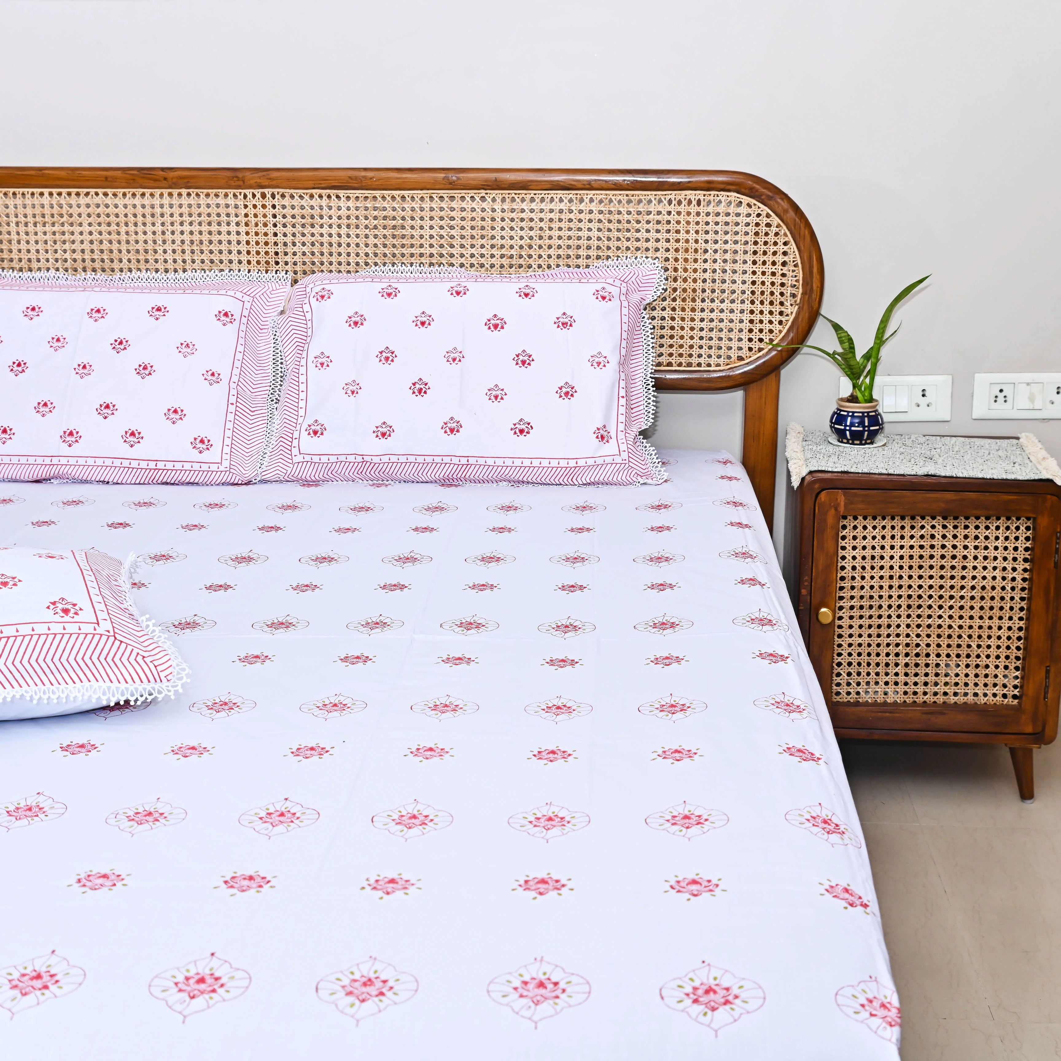 Bunaai Superline Handblock Printed Bedsheet - Woolfily