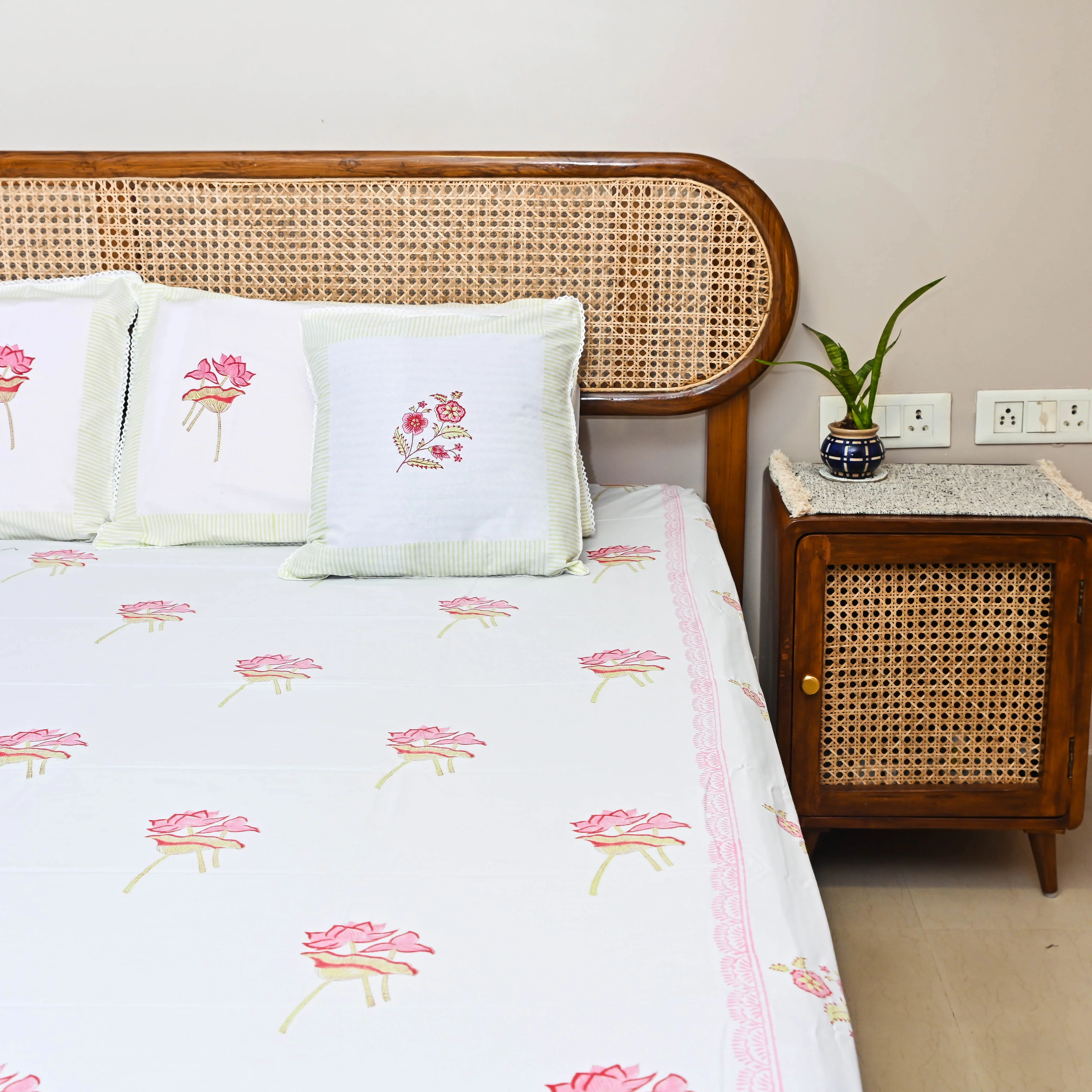Bunaai ComfoBuddy Handblock Printed Bedsheet - Woolfily