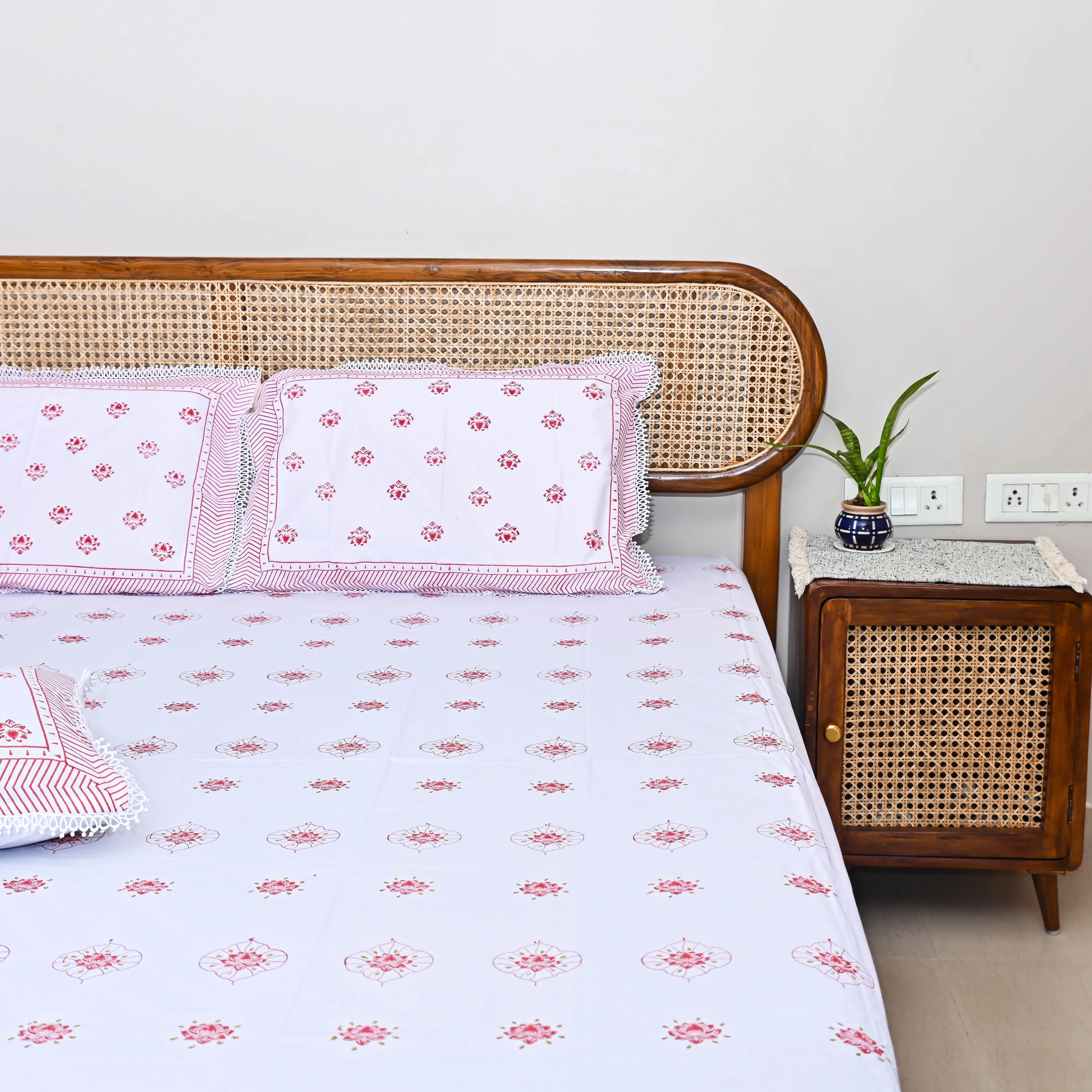 Bunaai Superline Handblock Printed Bedsheet - Woolfily