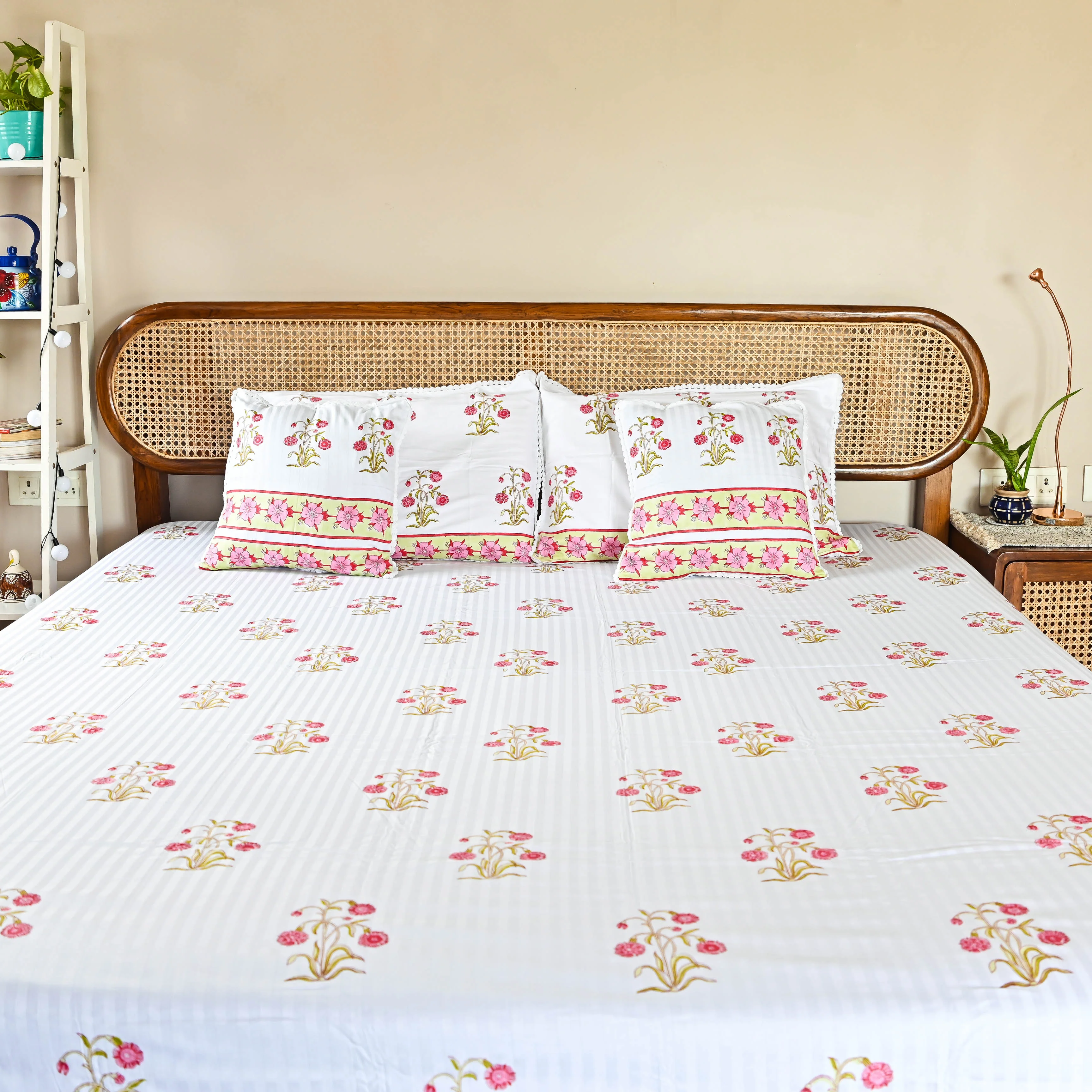 Bunaai Serene Handblock Printed Bedsheet - Woolfily